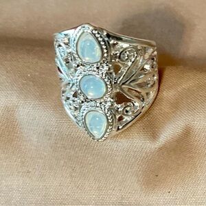 Vintage style Ring, size 6, BN